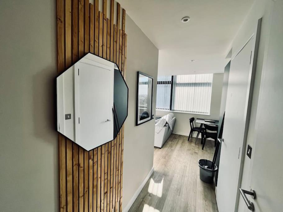 Stunning One Bedroom Apartment In Old Trafford Manchester Buitenkant foto