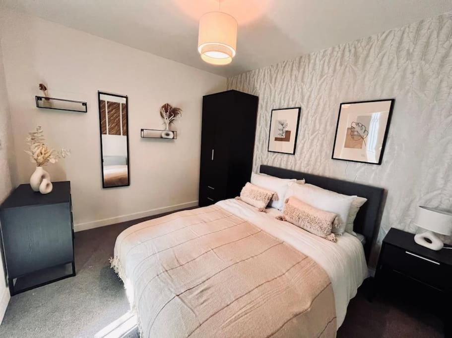 Stunning One Bedroom Apartment In Old Trafford Manchester Buitenkant foto