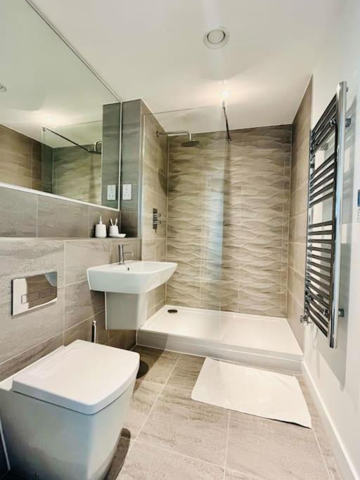 Stunning One Bedroom Apartment In Old Trafford Manchester Buitenkant foto